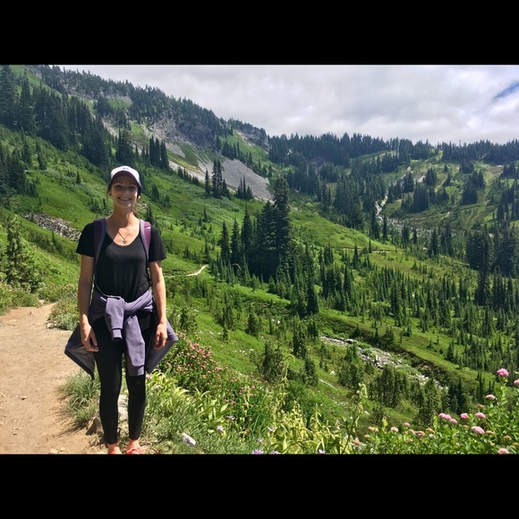 Meet your Posher, Olivia - Picture 1 of 1